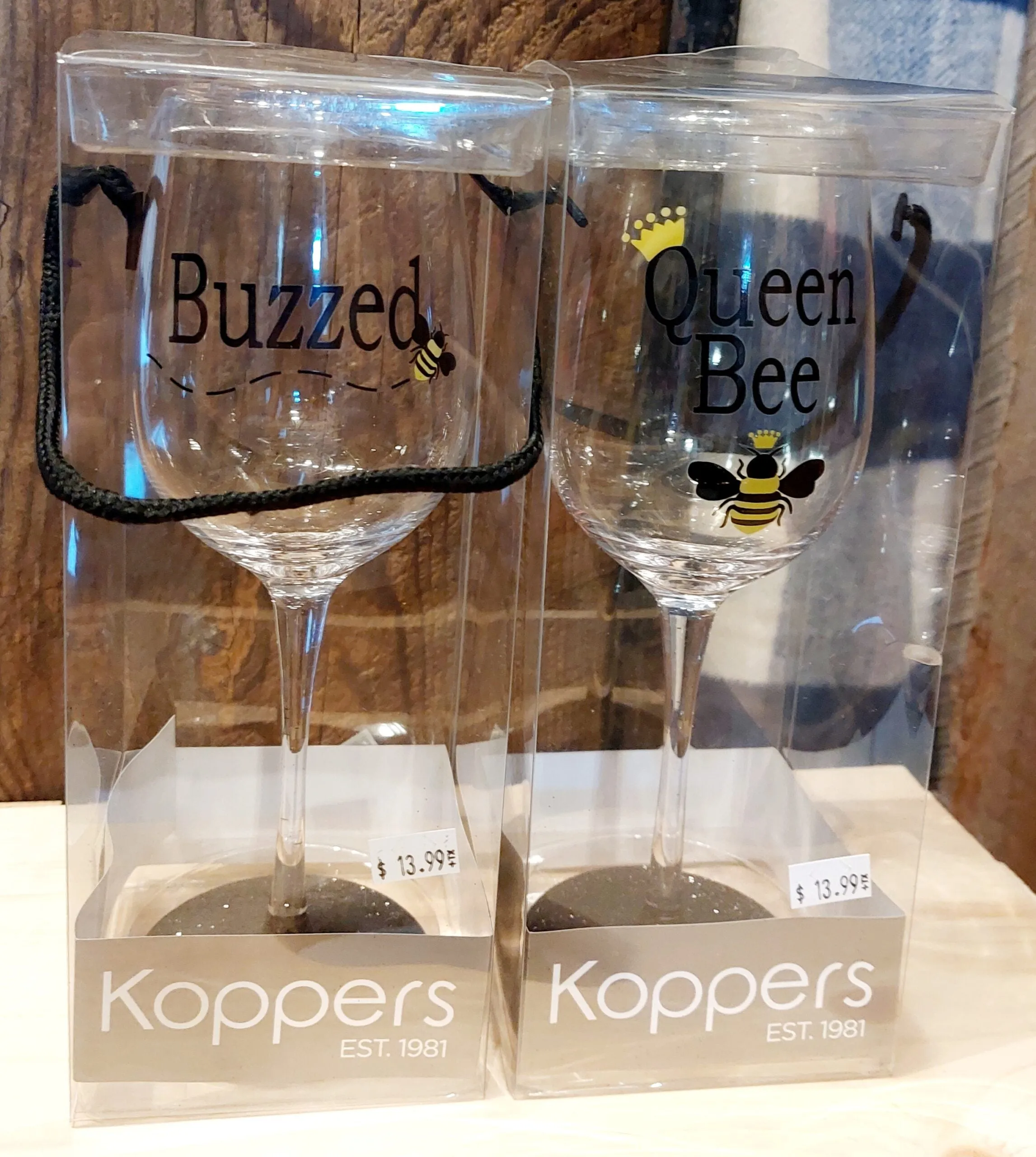 BEE WINE GLASS