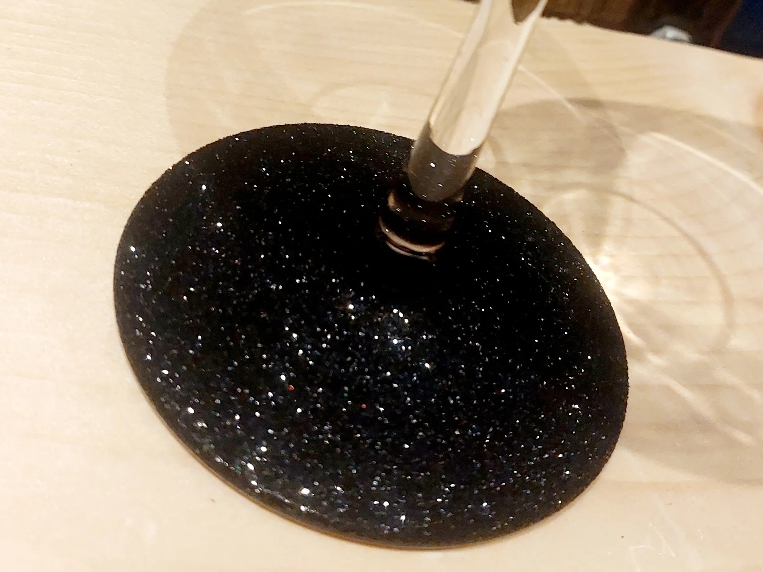 BEE WINE GLASS