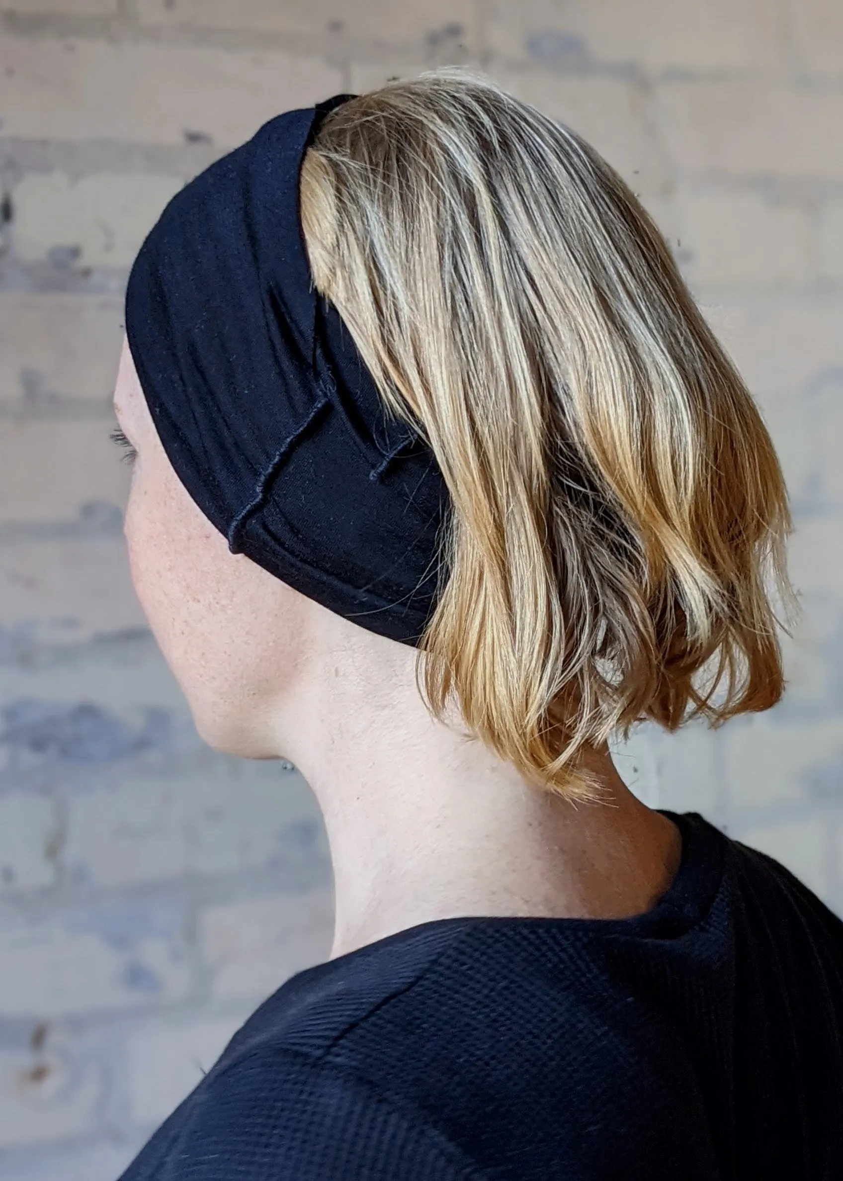 Black Sleek Neck Warmer