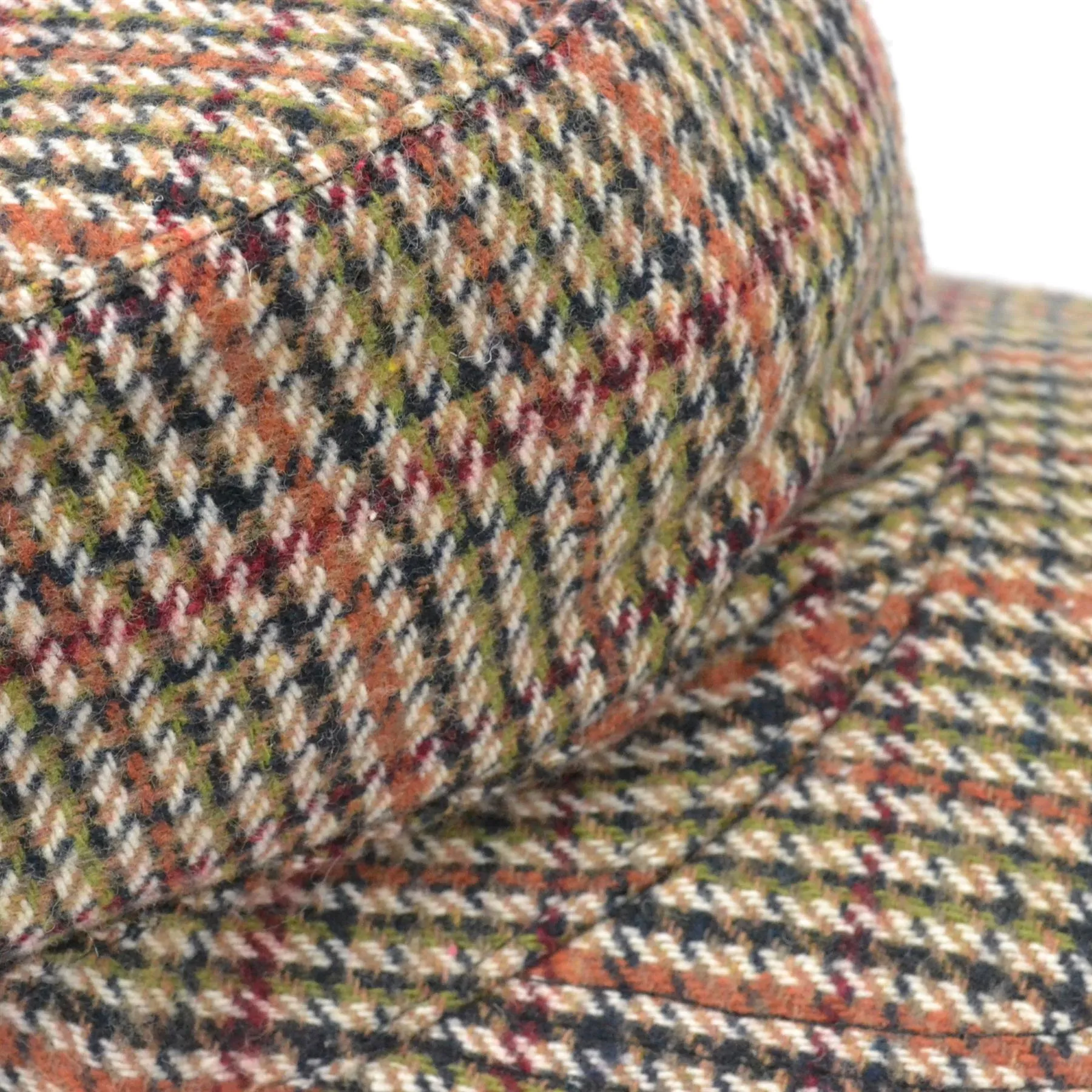Classic Tweed country flat cap with flat top and curved peak - Brown