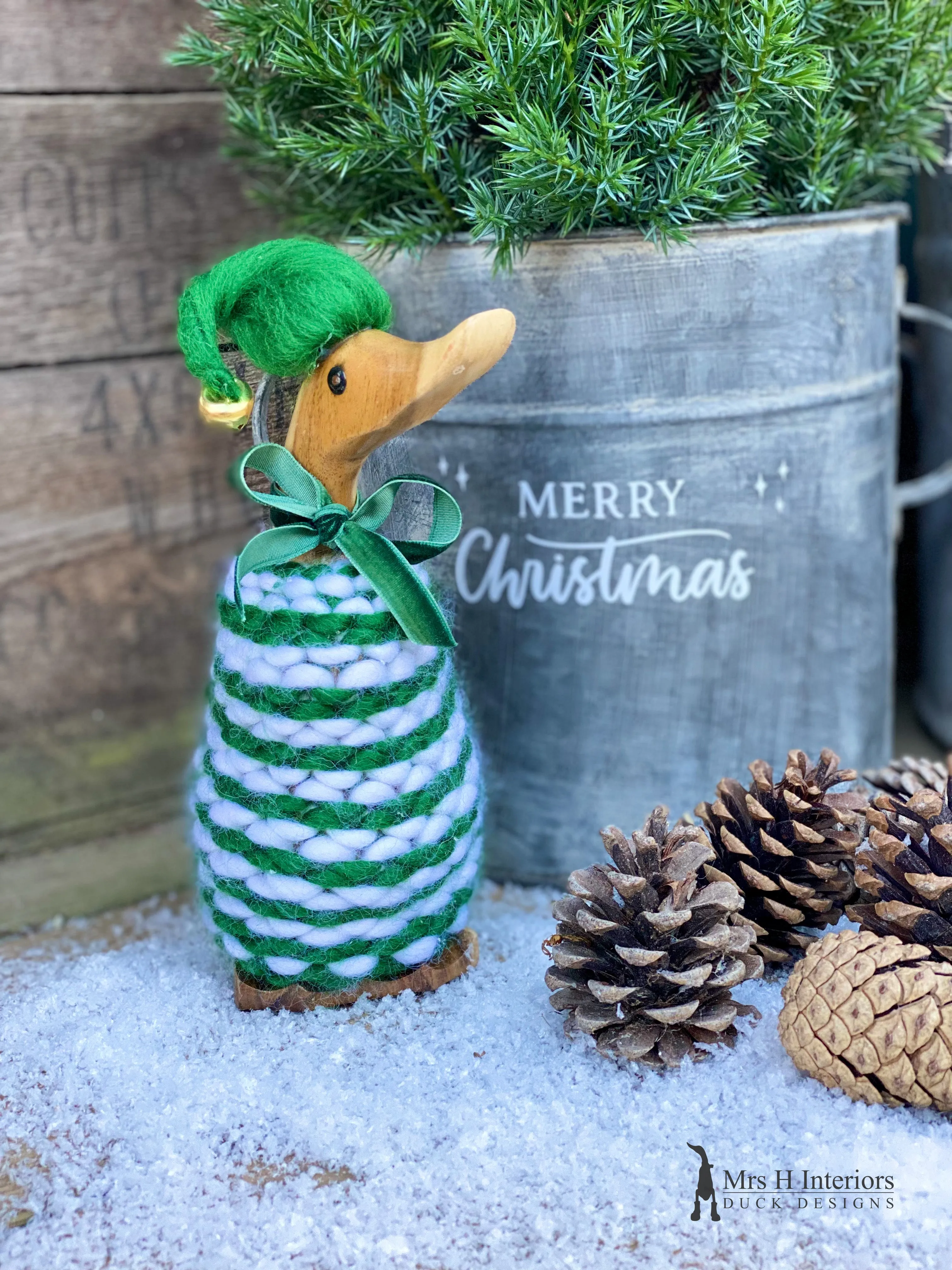 Elfis & Evie (the Christmas elves)